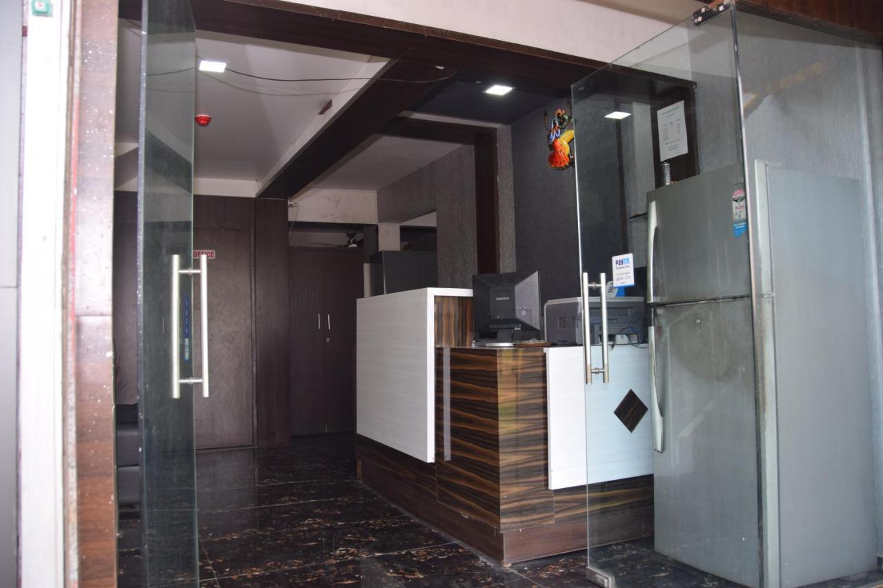Hotel Riviera Residency Thane Buitenkant foto