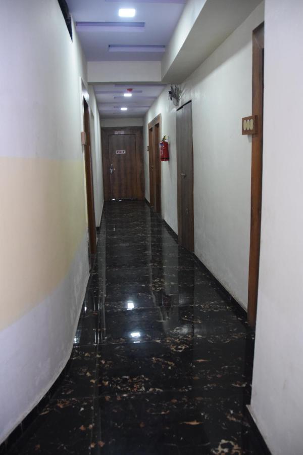 Hotel Riviera Residency Thane Buitenkant foto