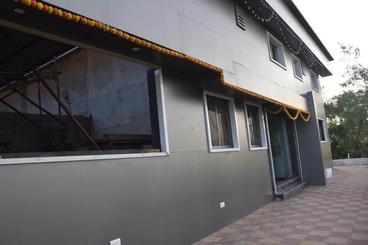 Hotel Riviera Residency Thane Buitenkant foto