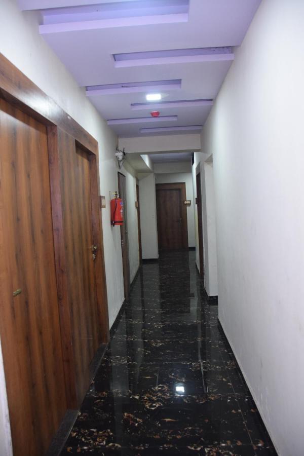 Hotel Riviera Residency Thane Buitenkant foto