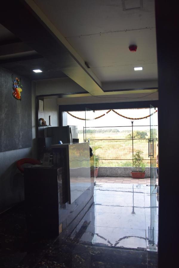 Hotel Riviera Residency Thane Buitenkant foto