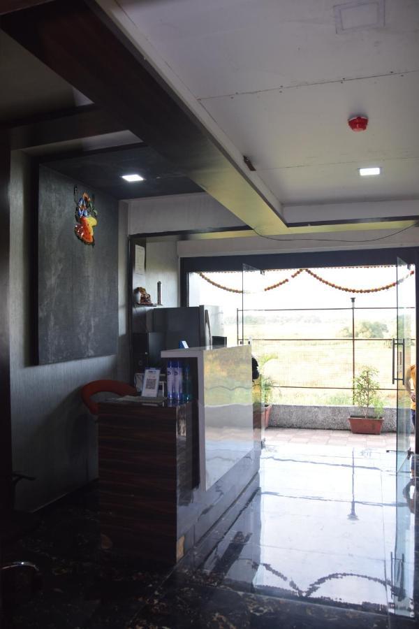Hotel Riviera Residency Thane Buitenkant foto