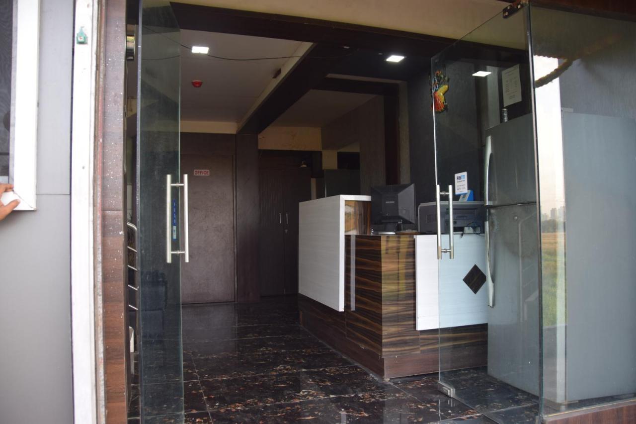 Hotel Riviera Residency Thane Buitenkant foto
