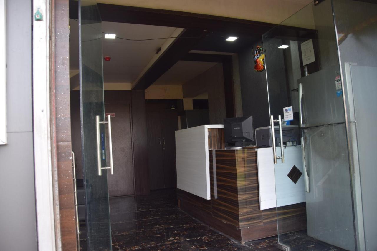 Hotel Riviera Residency Thane Buitenkant foto