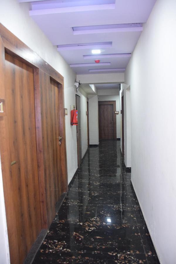 Hotel Riviera Residency Thane Buitenkant foto