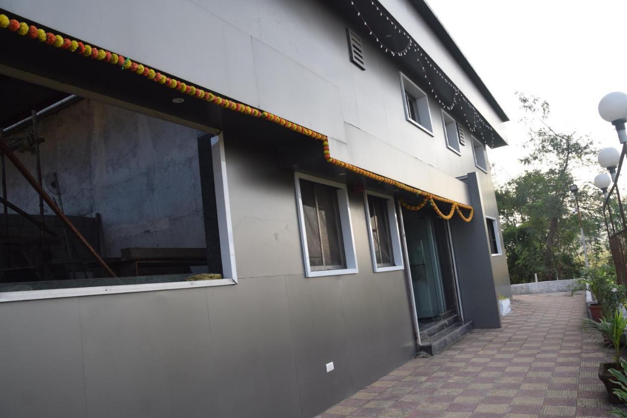 Hotel Riviera Residency Thane Buitenkant foto